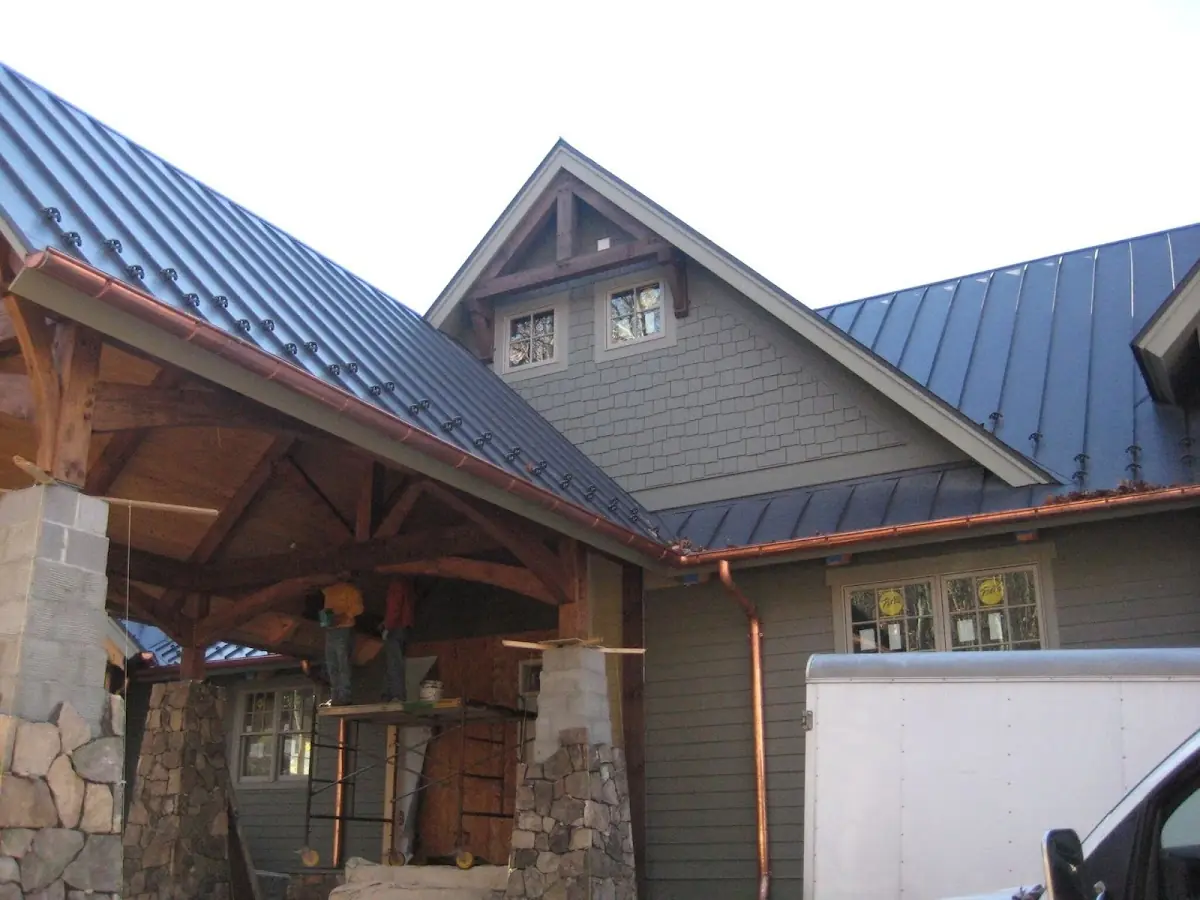 Craftsman Roofing team delivering quality roofing work in Woodhaven